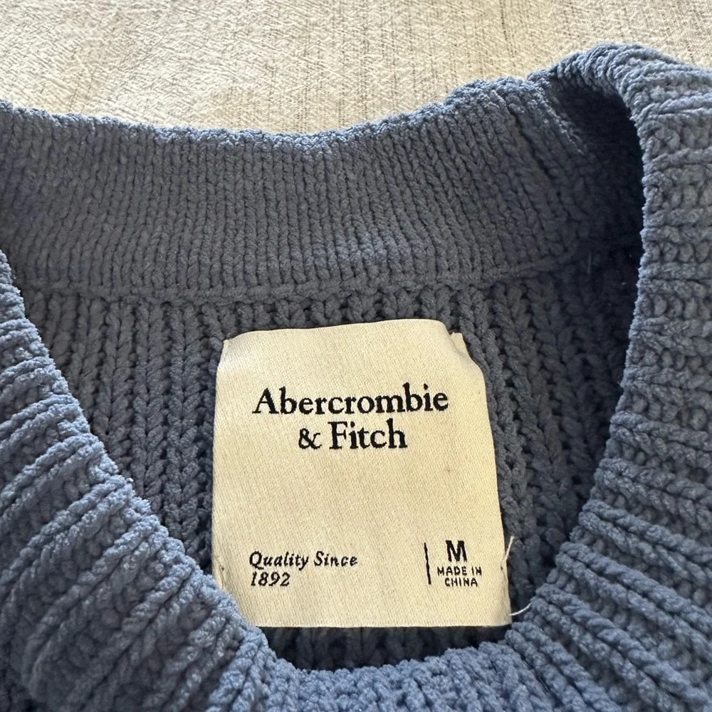A&F Chunky Knit Blue Crew Neck Sweater, Size M - Picture 4 of 6